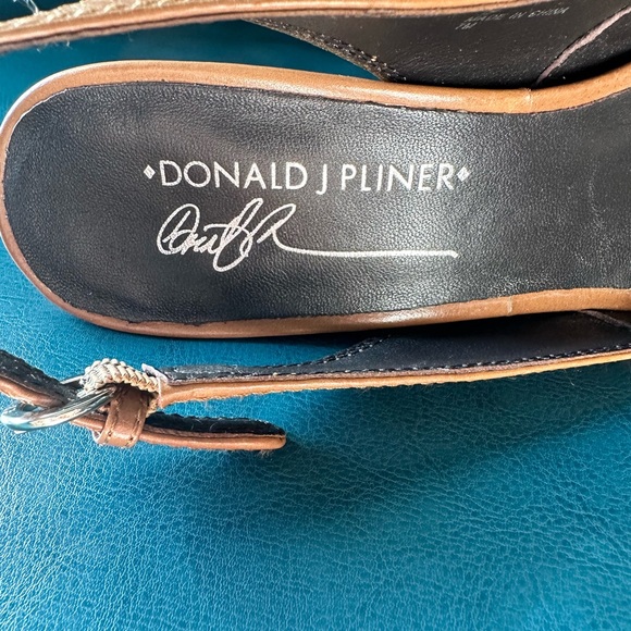 Donald Pilner Tan Sling Back Heels, Size 7M - Picture 4 of 9